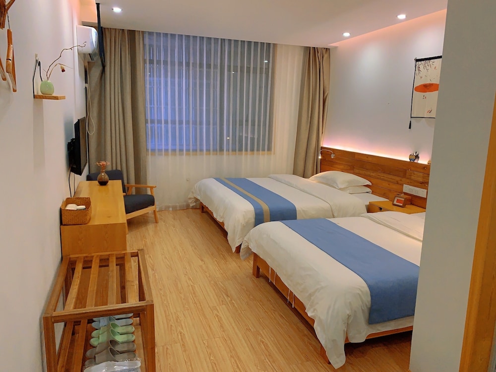 Comfort Triple Room, Non Smoking, Private Bathroom photo 3