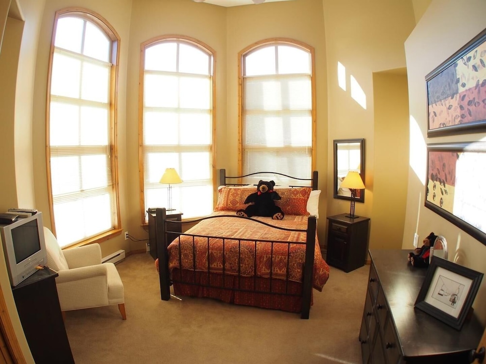 Condo, 3 Bedrooms photo 2