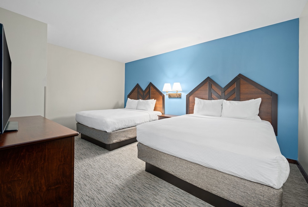 Superior Room, Multiple Beds (Two Bedroom Suite) - Photo 2