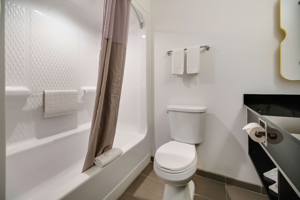 Deluxe Room, 2 Double Beds, Non Smoking, Kitchenette
