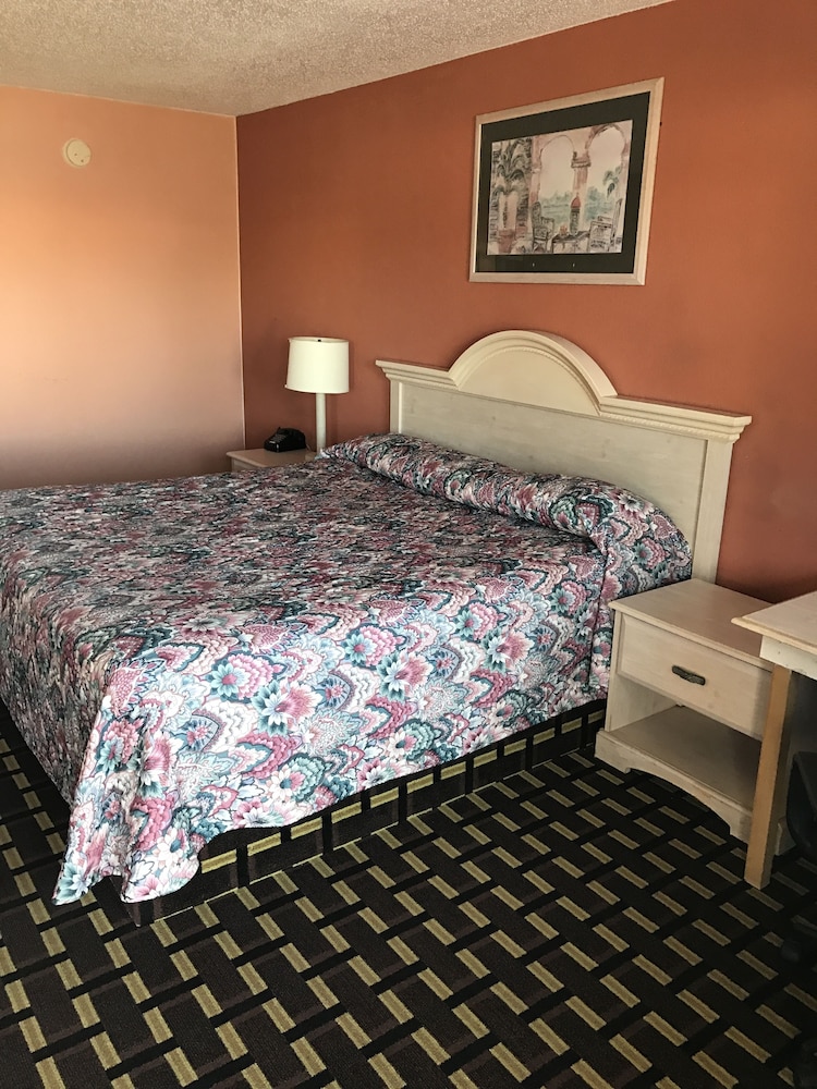 Standard Room, 1 King Bed, Non Smoking
