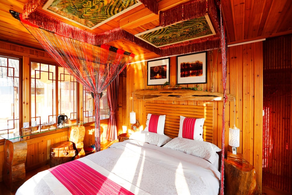 Honeymoon Room photo 2
