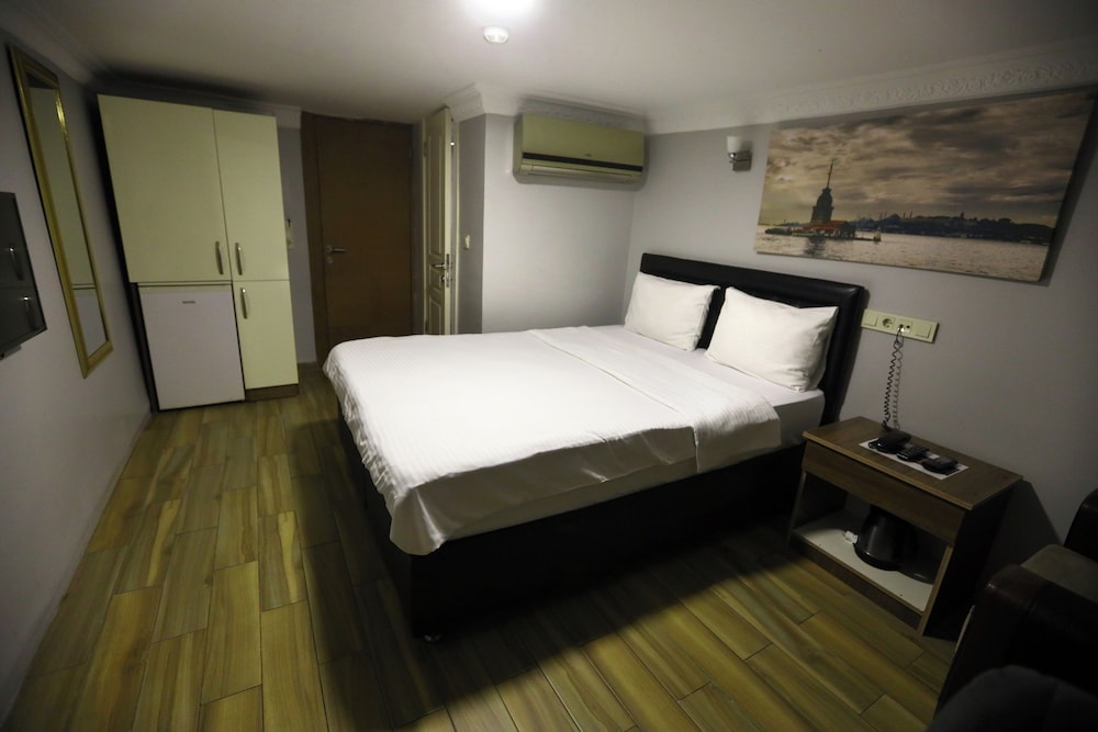 Economy Double Room Basement Floor photo 2