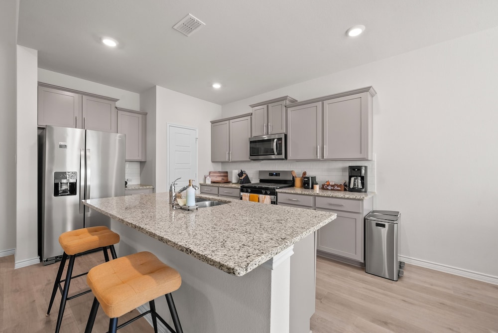 Luxurious 4-Bed Home in Aubrey TX, Billede 21