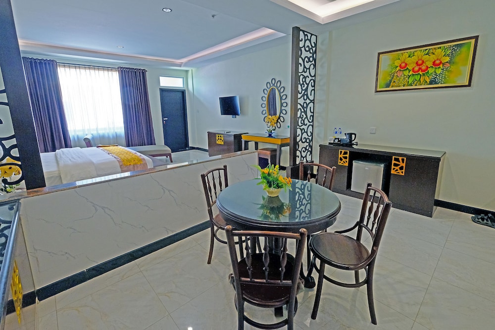 Deluxe Studio Suite photo 2