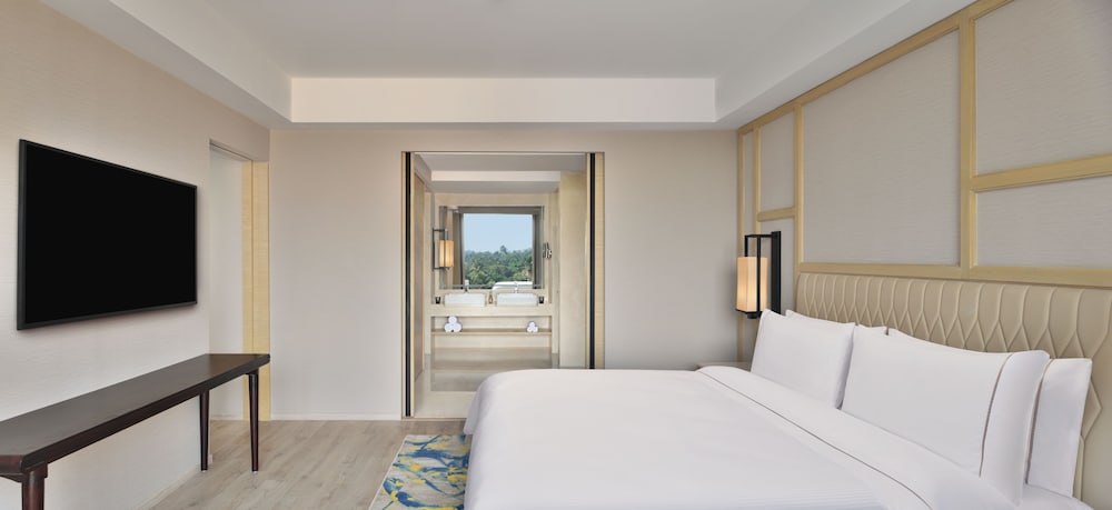 Suite, 1 Bedroom - Photo 6