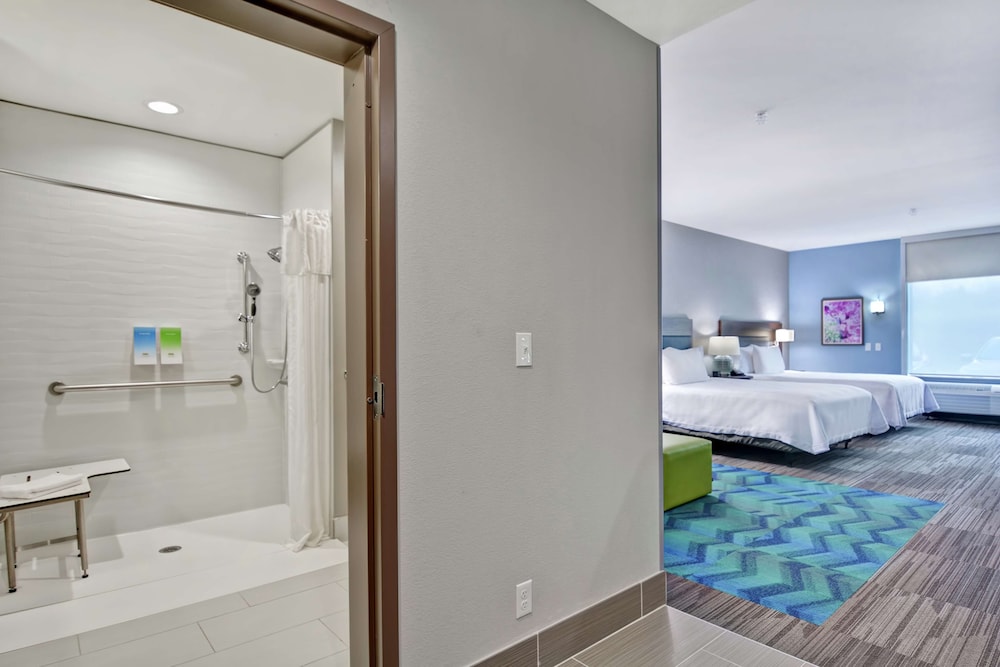 Studio, 2 Queen Beds, Accessible (Roll-In Shower) - Photo 3