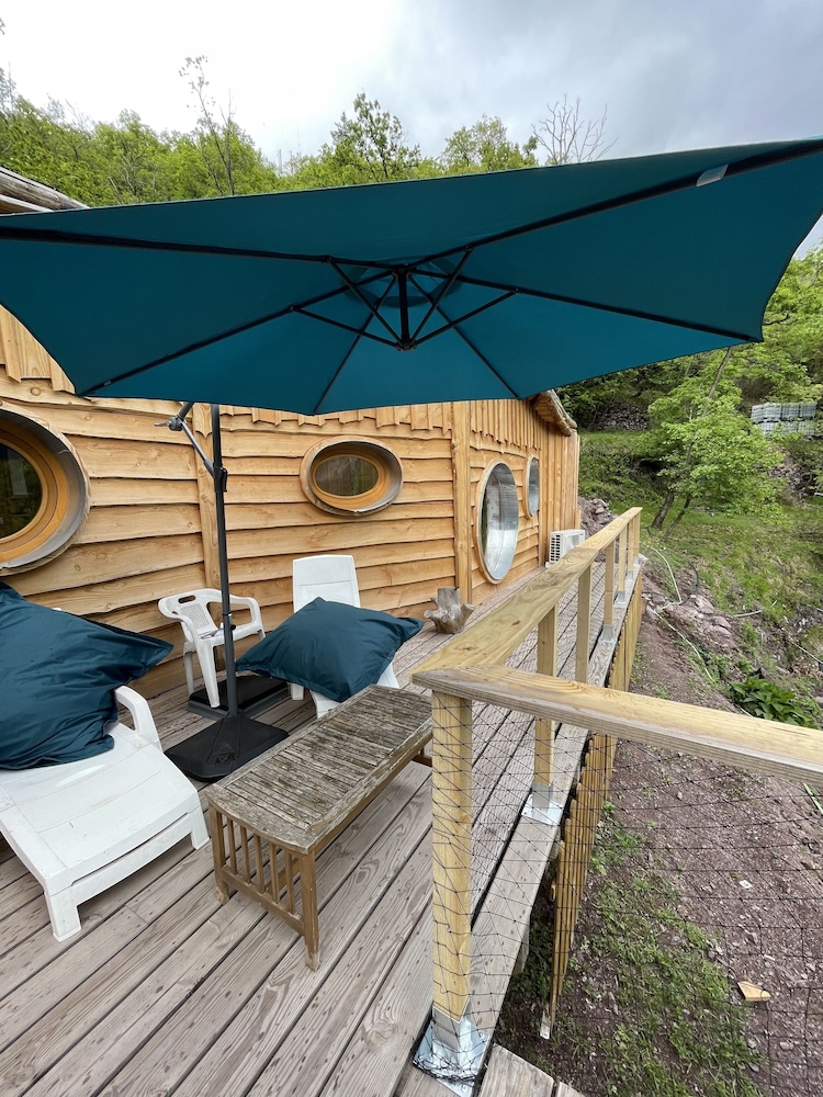 Exclusive Cabin, Ensuite photo 1