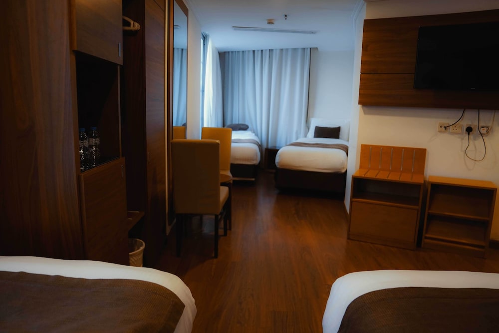 Deluxe Quadruple Room - Photo 1