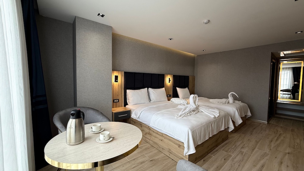 Deluxe Twin Room, City View