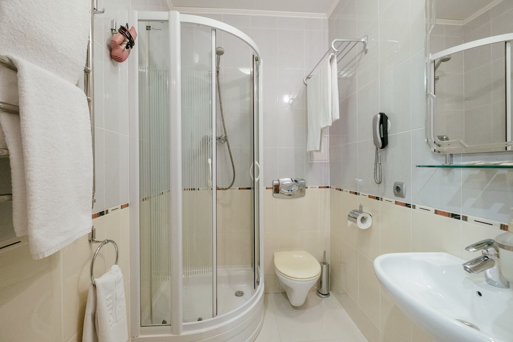 Standard Twin Room, Bathtub photo 3