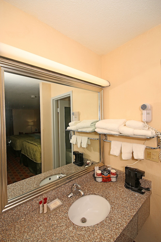 Double Room, 2 Double Beds - Photo 4