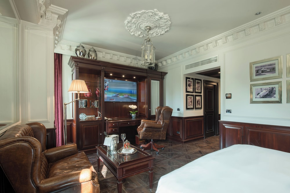 Executive Room - Photo 5