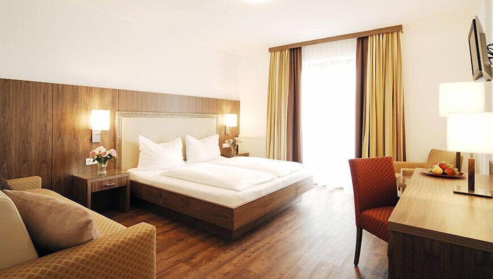 Suite, Balcony (4) photo 1