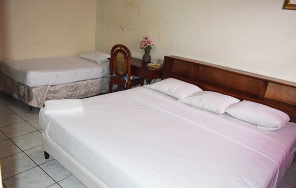 Honeymoon Room, 1 King Bed photo 2