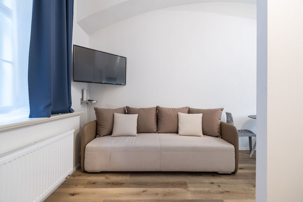 Standard Apartment, Multiple Beds thumbnail 5