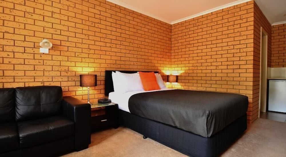 Queen Room photo 1
