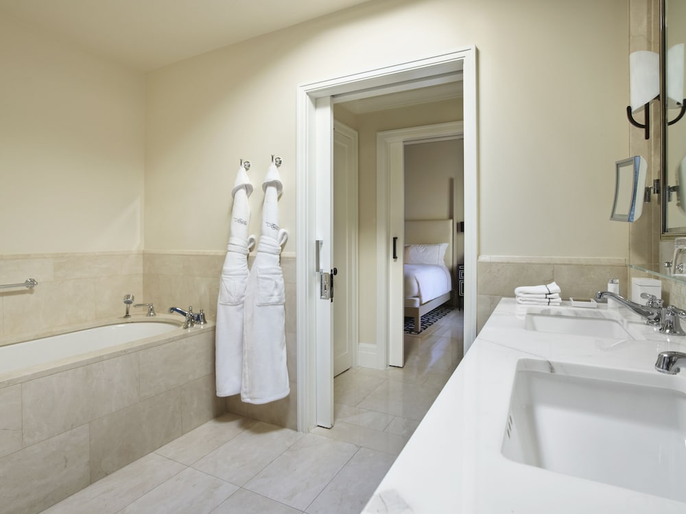 Two Bedroom Bel-Air Suite with Balcony thumbnail 6