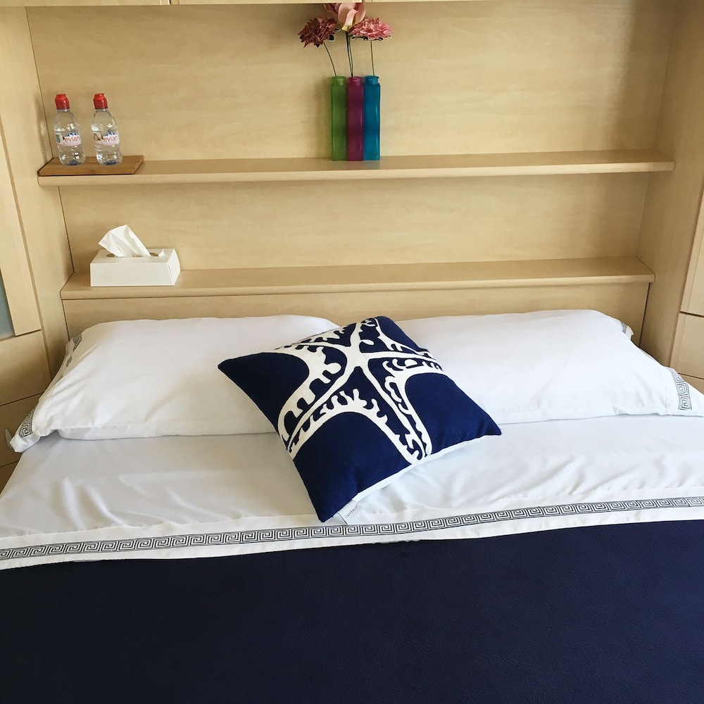 Executive Double Room, 1 Queen Bed, Private Bathroom, Executive Level photo 3