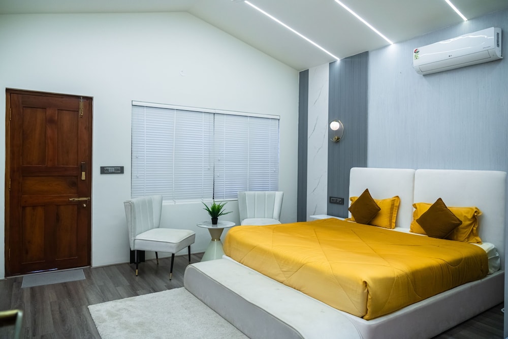 Economy Room