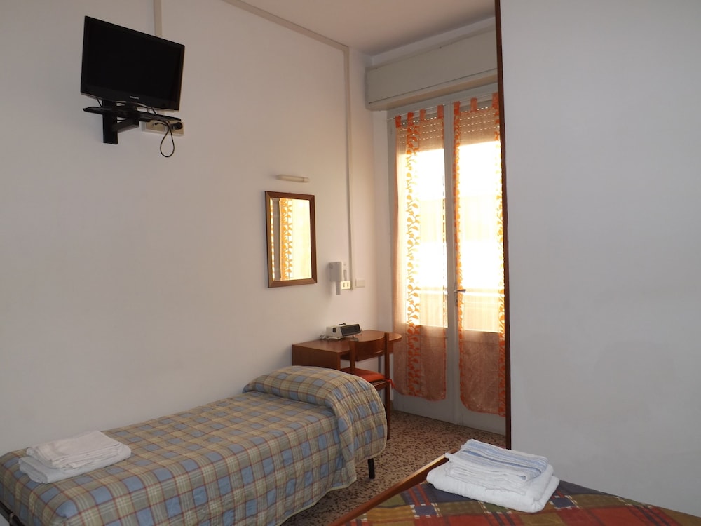 Standard Triple Room photo 1