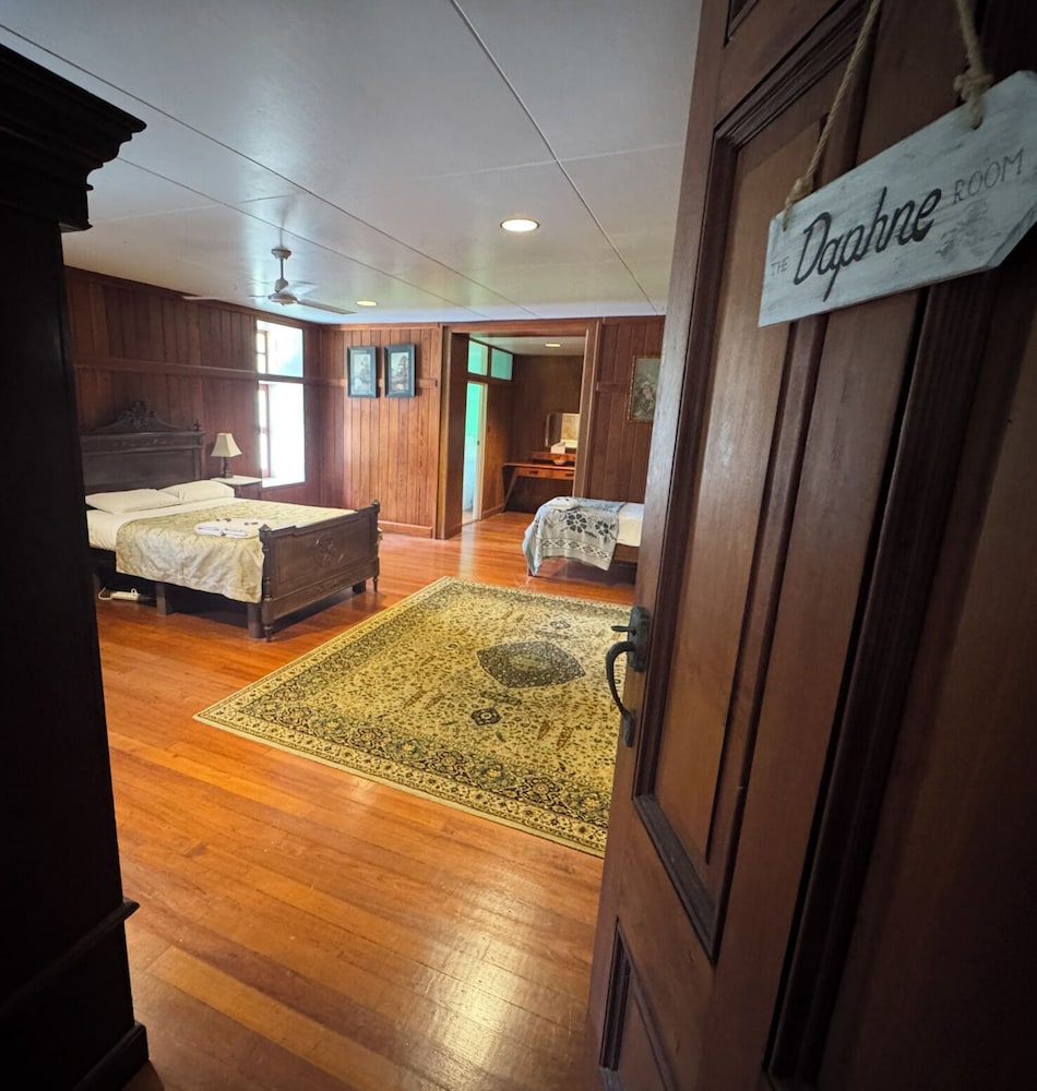 The Daphne Room photo 1