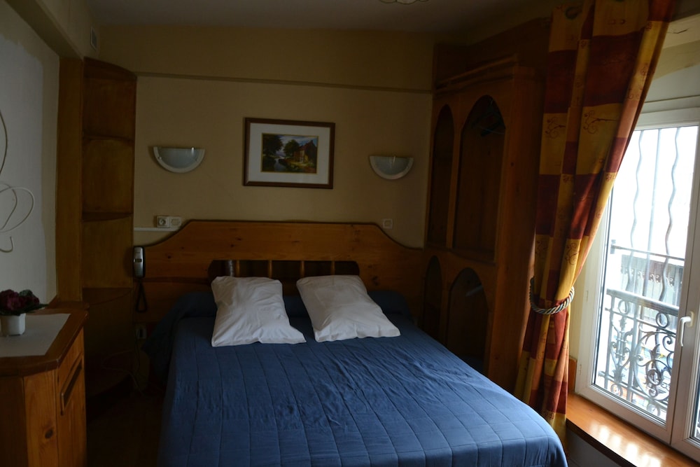 Double Room, Shared Bathroom photo 2