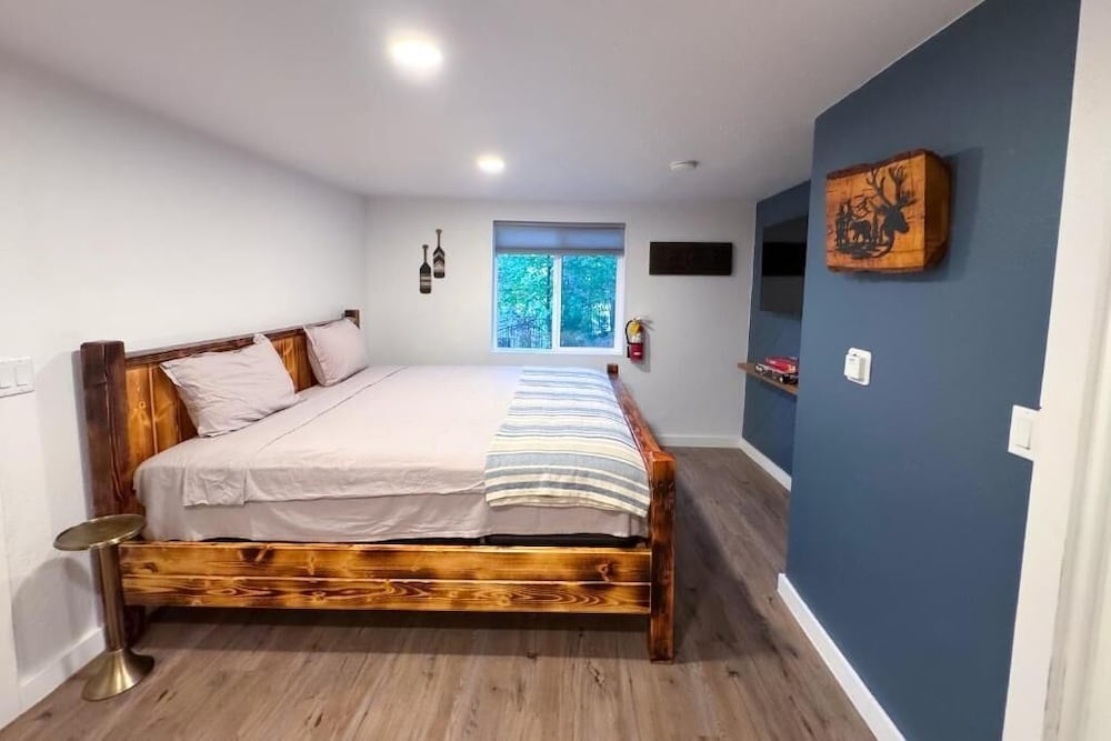 Family Bungalow, Refrigerator & Microwave, Mountain View
