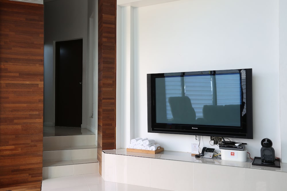 Premium Private Pool Villa (Queenbed 4+Bedroom 3)+Private pool photo 2
