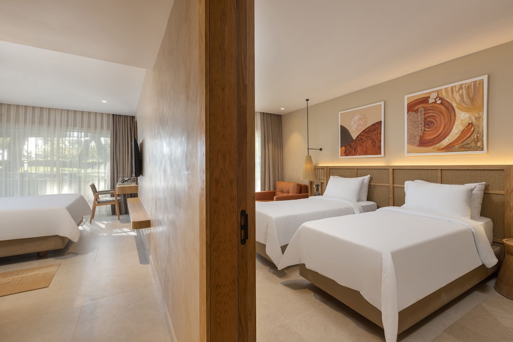 Deluxe Family Suite Sea View