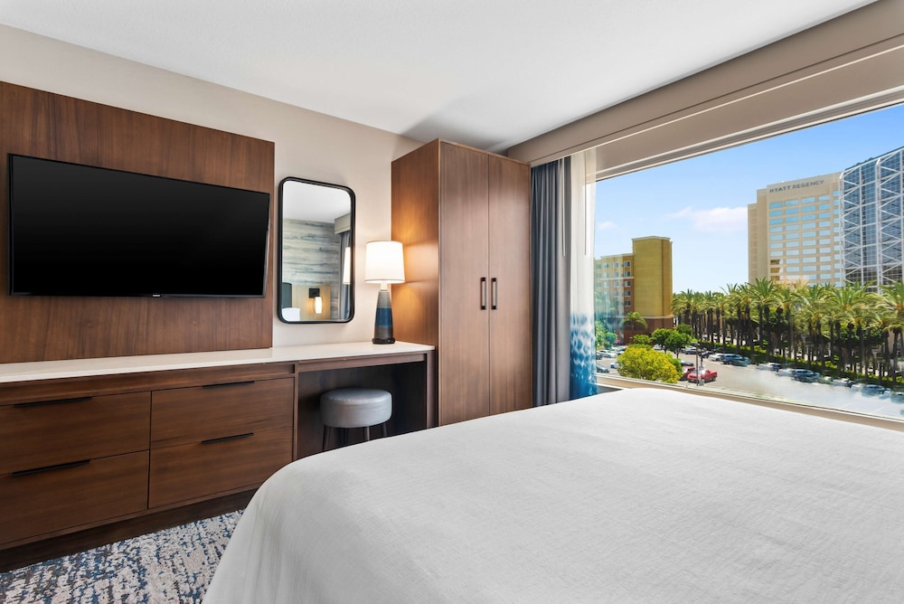 Executive Suite, 1 King Bed, Non Smoking - Photo 7