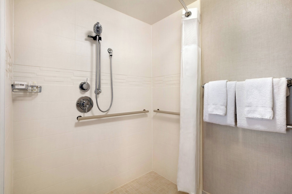 Suite, 1 Bedroom, City View - Photo 7