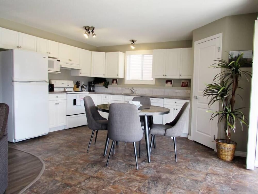 Villa (382A/B) photo 3