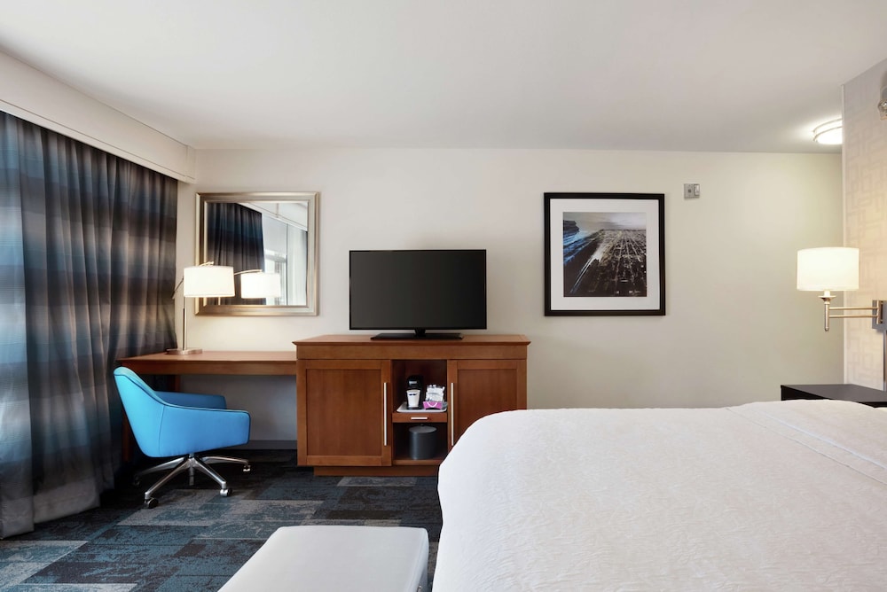 Room, 1 King Bed, Accessible, Non Smoking (Roll In Shower) photo 1