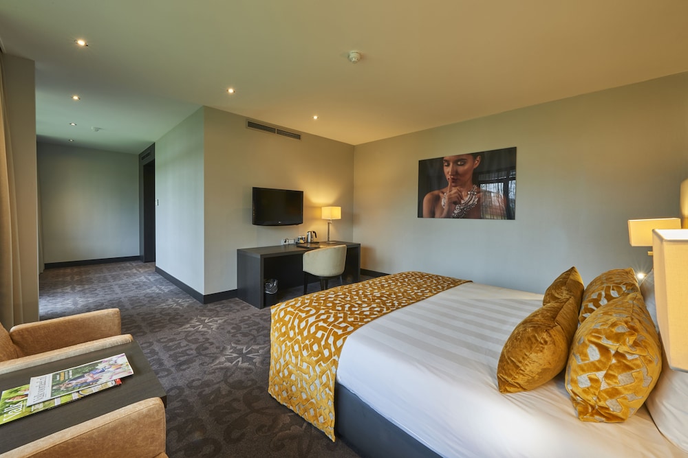 Luxury Double Room, Jetted Tub - Photo 3