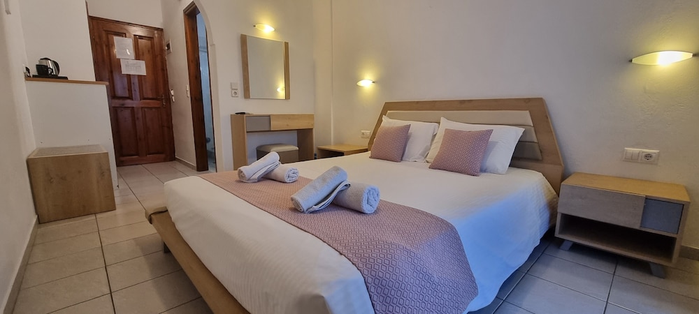 Superior Room, Partial Sea View