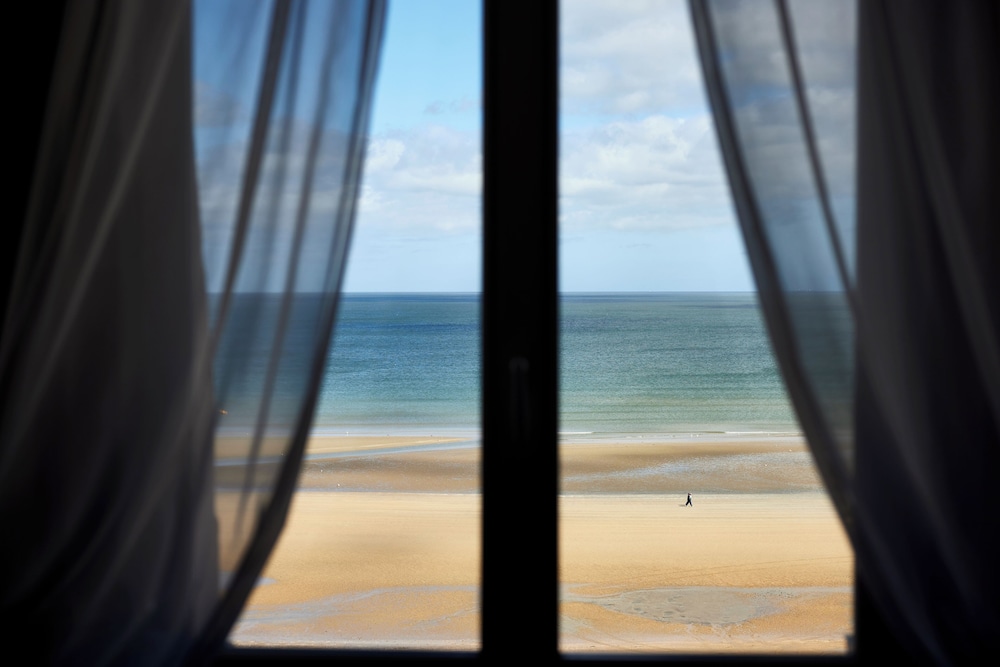 Classic Room, 1 King Bed, Sea View - Photo 8