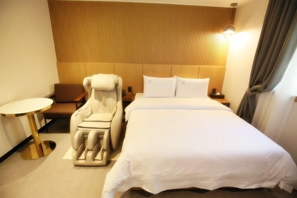 Premium Double Room, City View photo 1