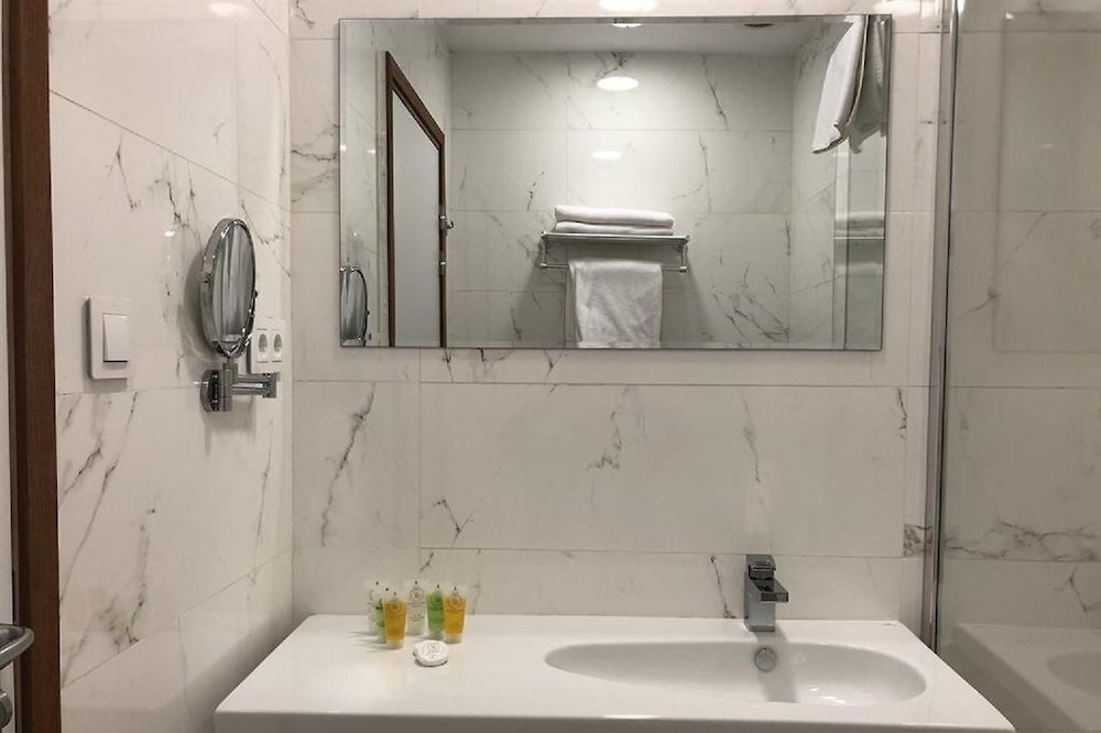 Standard Double or Twin Room photo 2