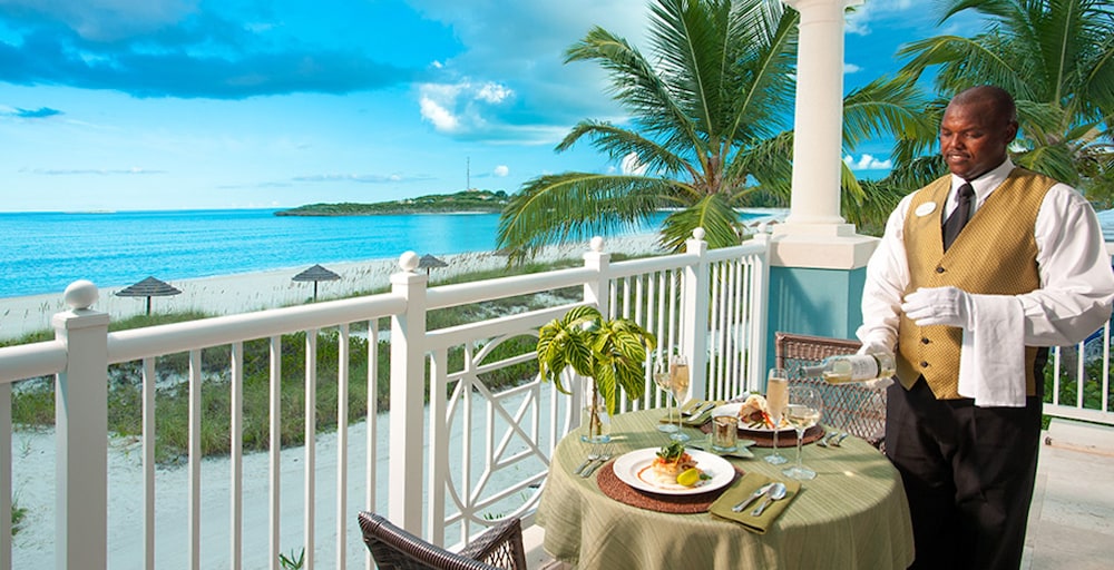 Honeymoon Villa, 1 Bedroom, Ocean View (Beachfront Hm Butler Villa Suite) photo 2