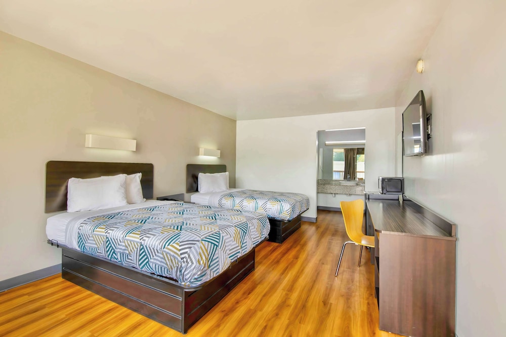 Premium Room, 2 Double Beds, Non Smoking, Refrigerator & Microwave - Photo 1