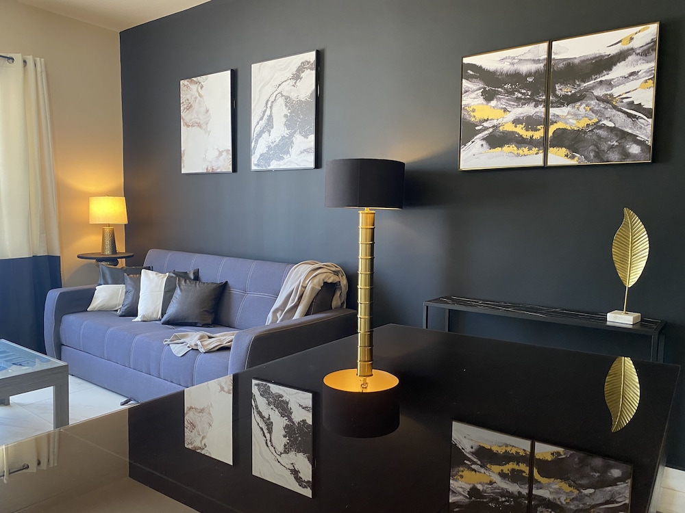 Signature Apartment photo 1