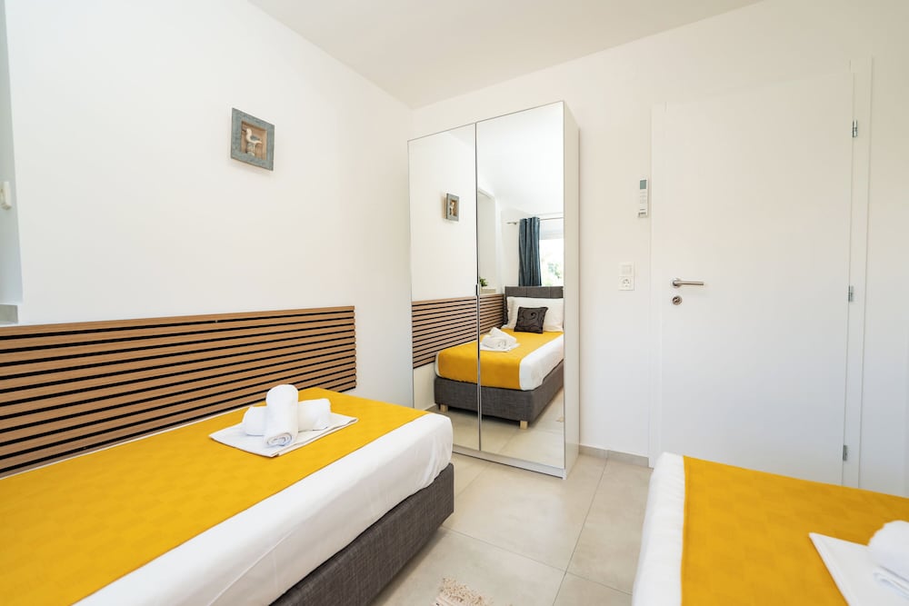 Economy Apartment, 2 Bedrooms, Balcony, Ocean View