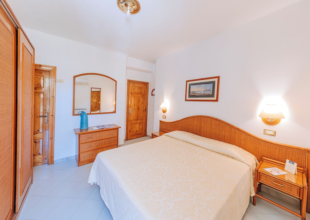 Standard Room, Balcony - Photo 3