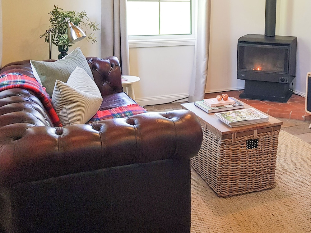 Standard Suite, 1 Bedroom, Non Smoking, Refrigerator & Microwave photo 3