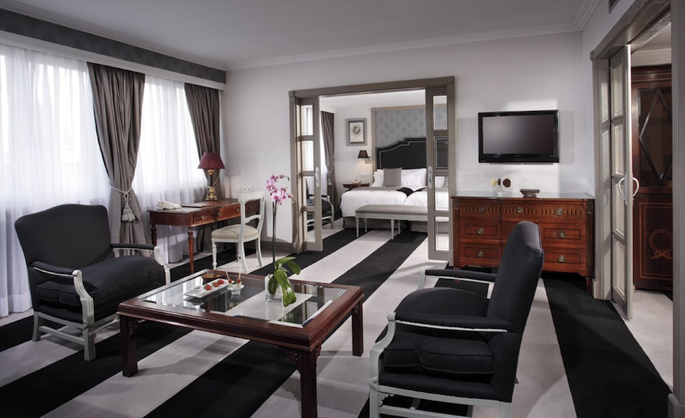 The Level, Grand Suite