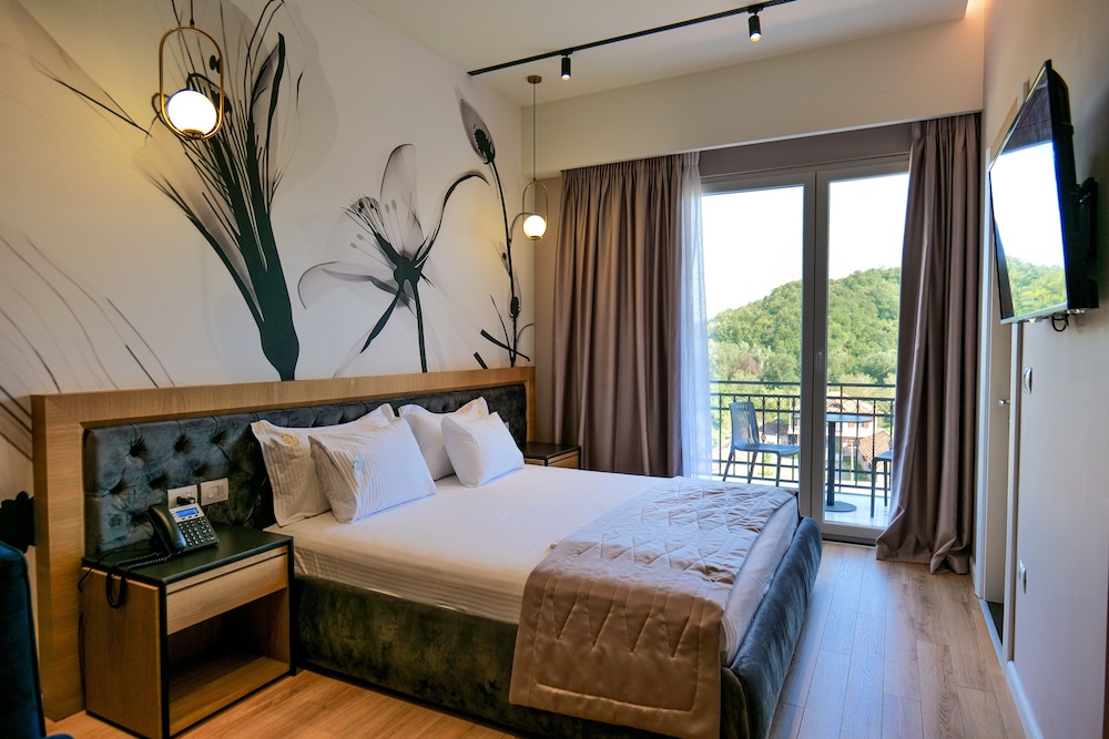 Deluxe Double Room, Balcony photo 1
