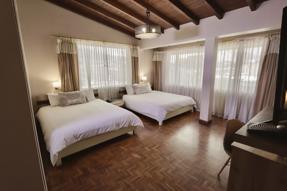 Family Quadruple Room, 2 Queen Beds, Private Bathroom photo 1