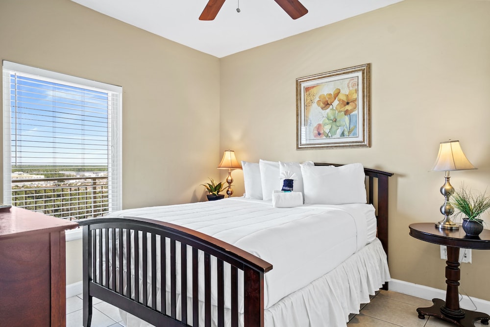 Condo, 2 Bedrooms, Ocean View (1103W) photo 3