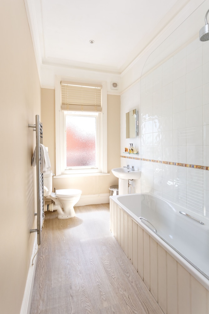 Superior Double Room, Ensuite photo 3